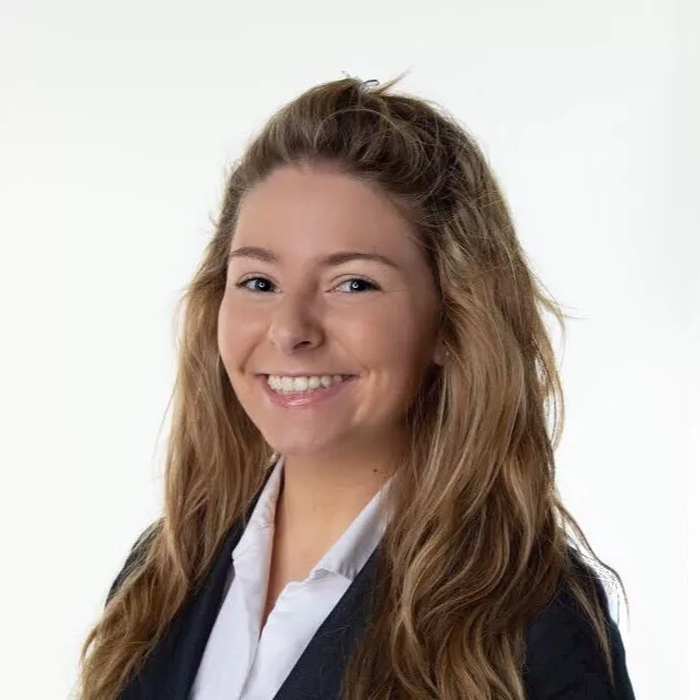 Kelsey_Headshot.jpg